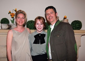 Simone und Markus Ronacher mit Birgit Minichmayr.jpg